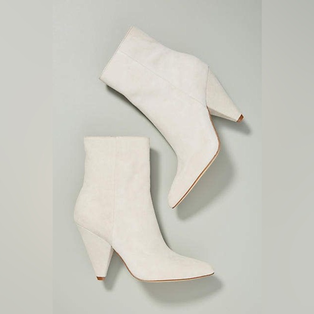 NIB Anthropologie Silent D Apage Cone Heel Booties in Light Grey Suede - Size 38